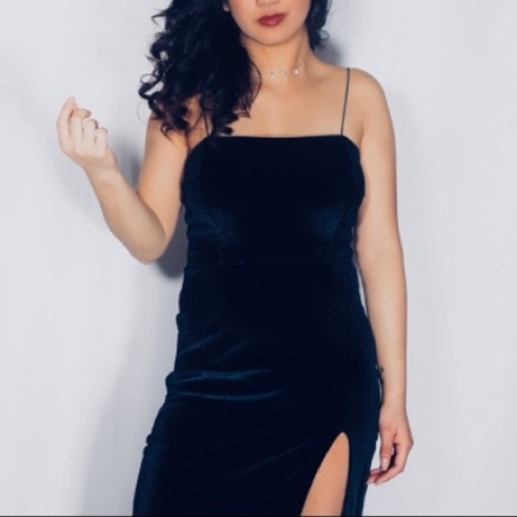 Green dress with slit - Picture 1 of 2